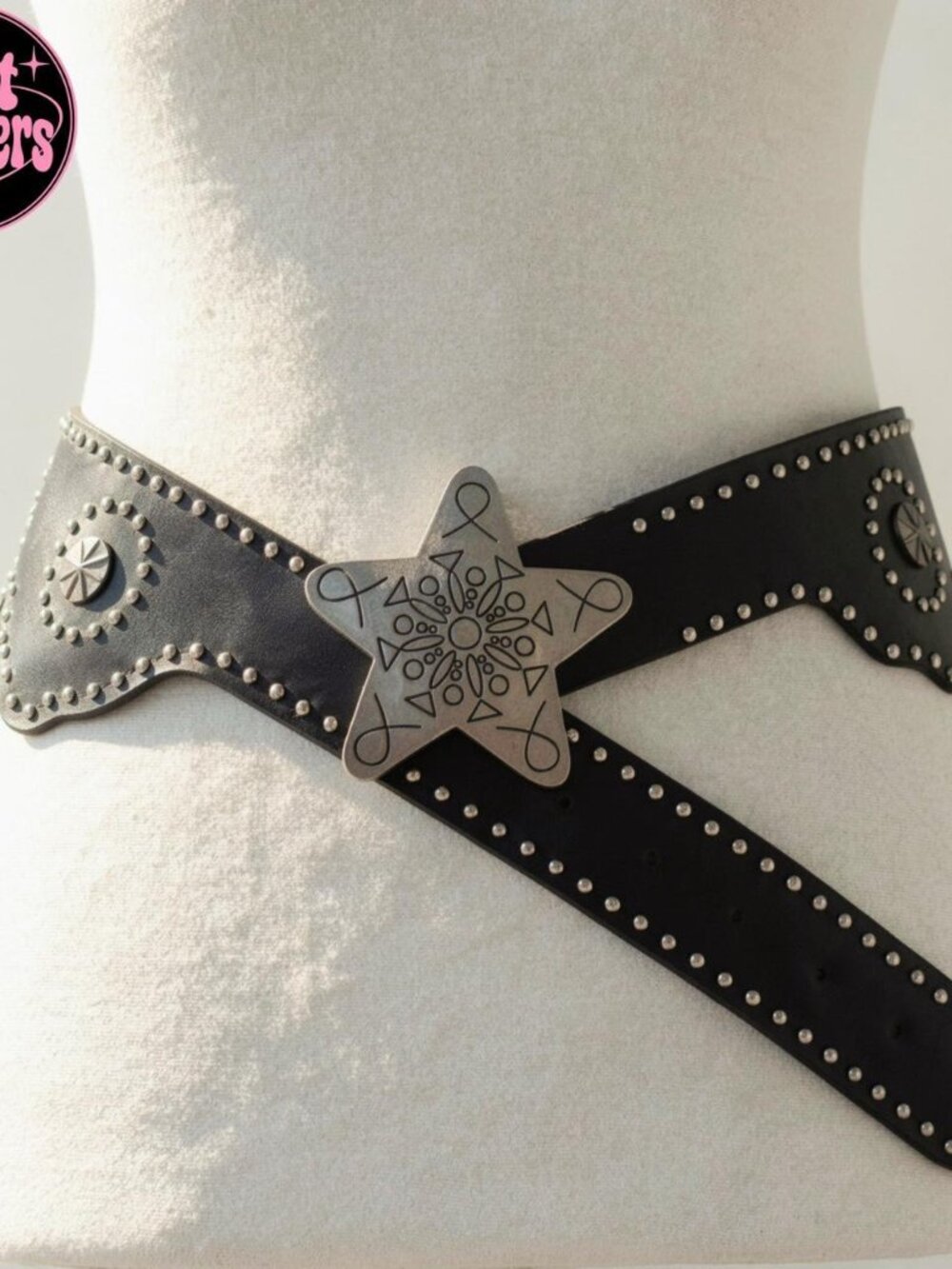 Y2K 2000s style Dark brown leather belt with silver studs and star buckle